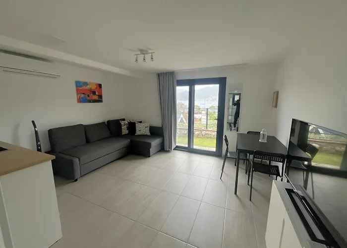 Gala ゲストハウス セリミエ